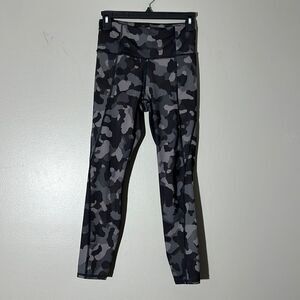 Athleta Lightning Camo 7/8 Tight Black Gray Women's XS